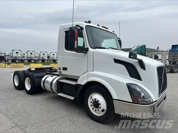 Volvo VNL42T300 Cavalos Mecânicos