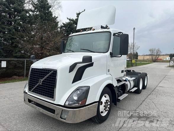 Volvo VNL42T300 Cavalos Mecânicos