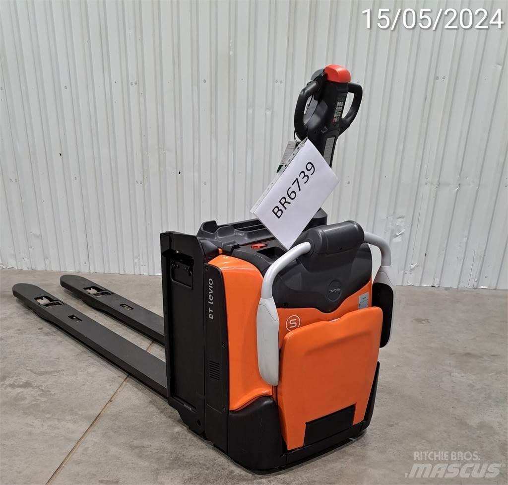BT LPE200/8 Movimentadores manuais de palettes
