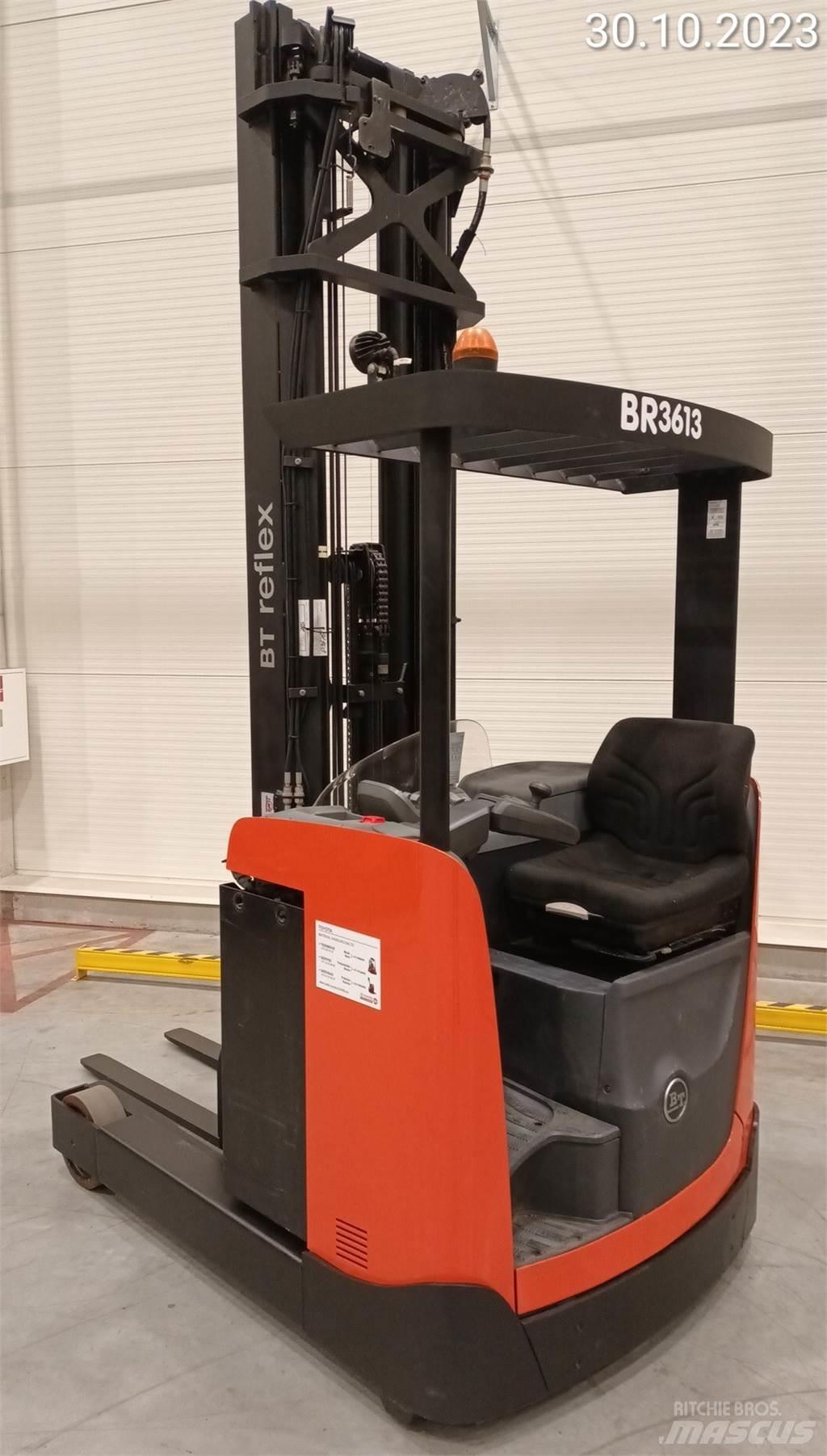 BT RRE140B Empilhadores Elevadores