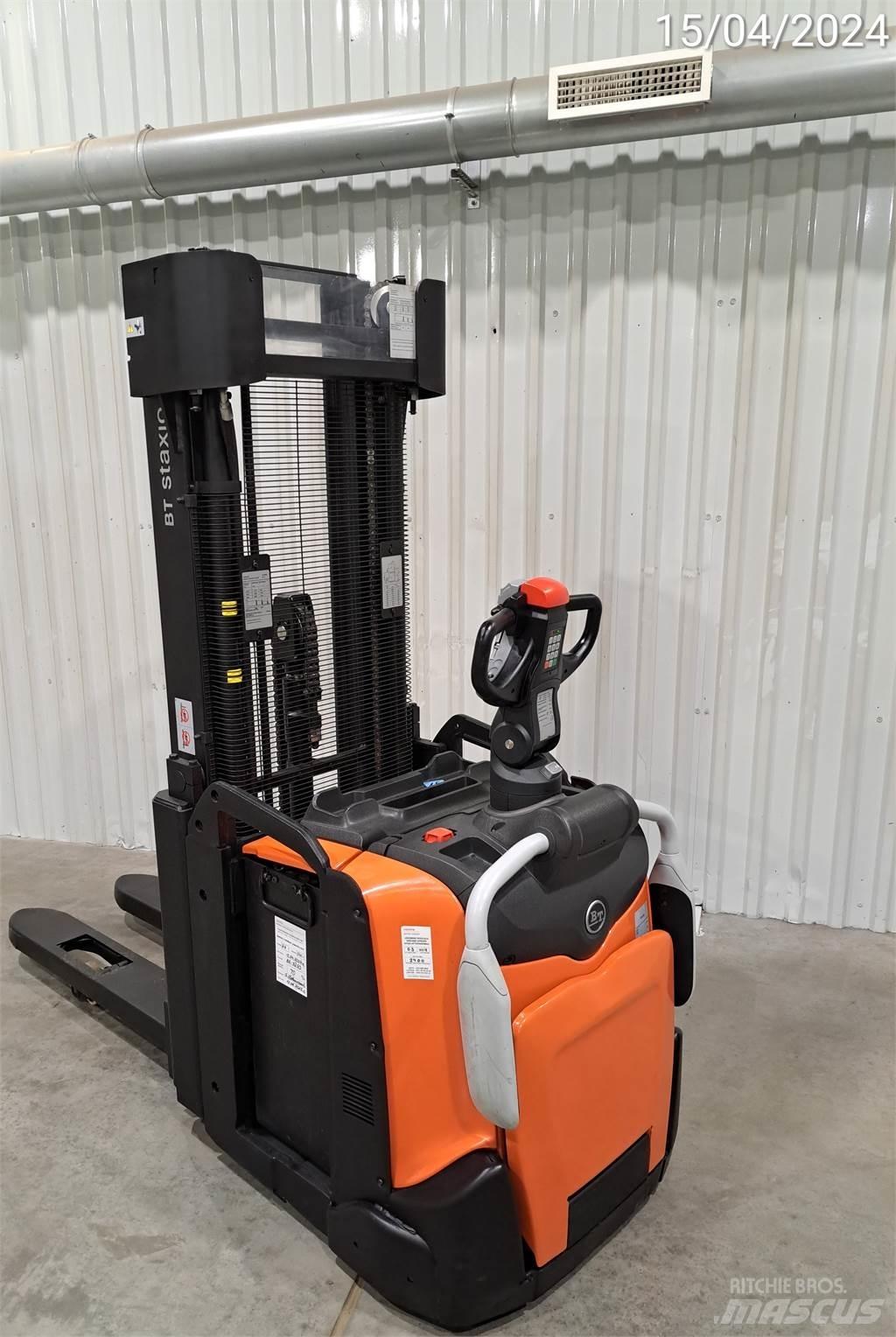 BT SPE160L Empilhador para operador externo