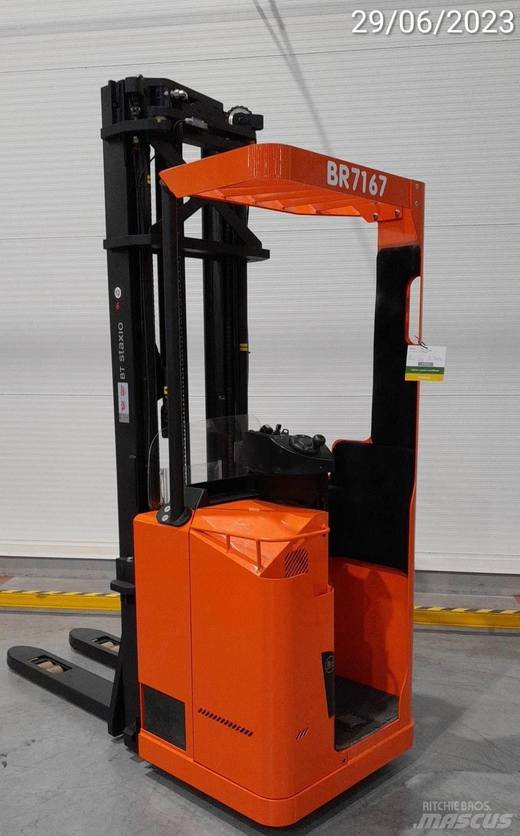 BT SSE160 Empilhador para operador externo
