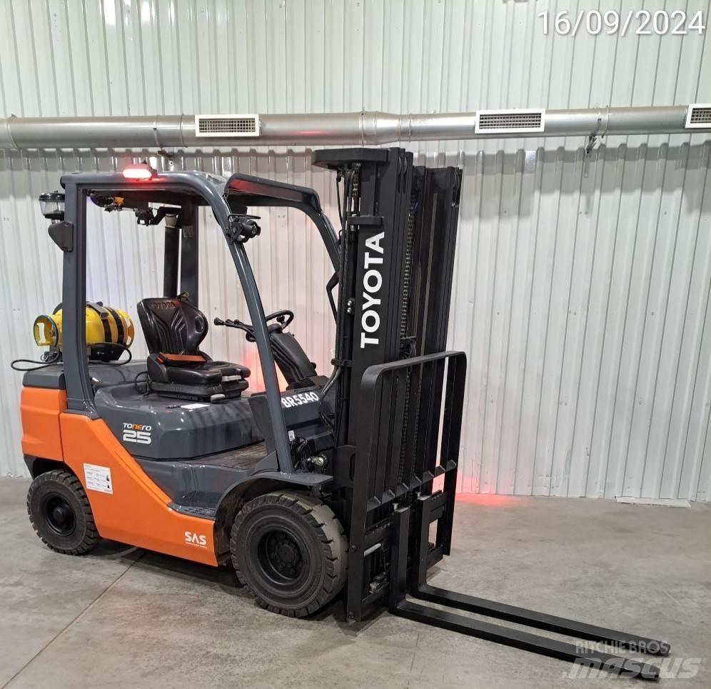 Toyota 02-8FGF25 Empilhadores a gás