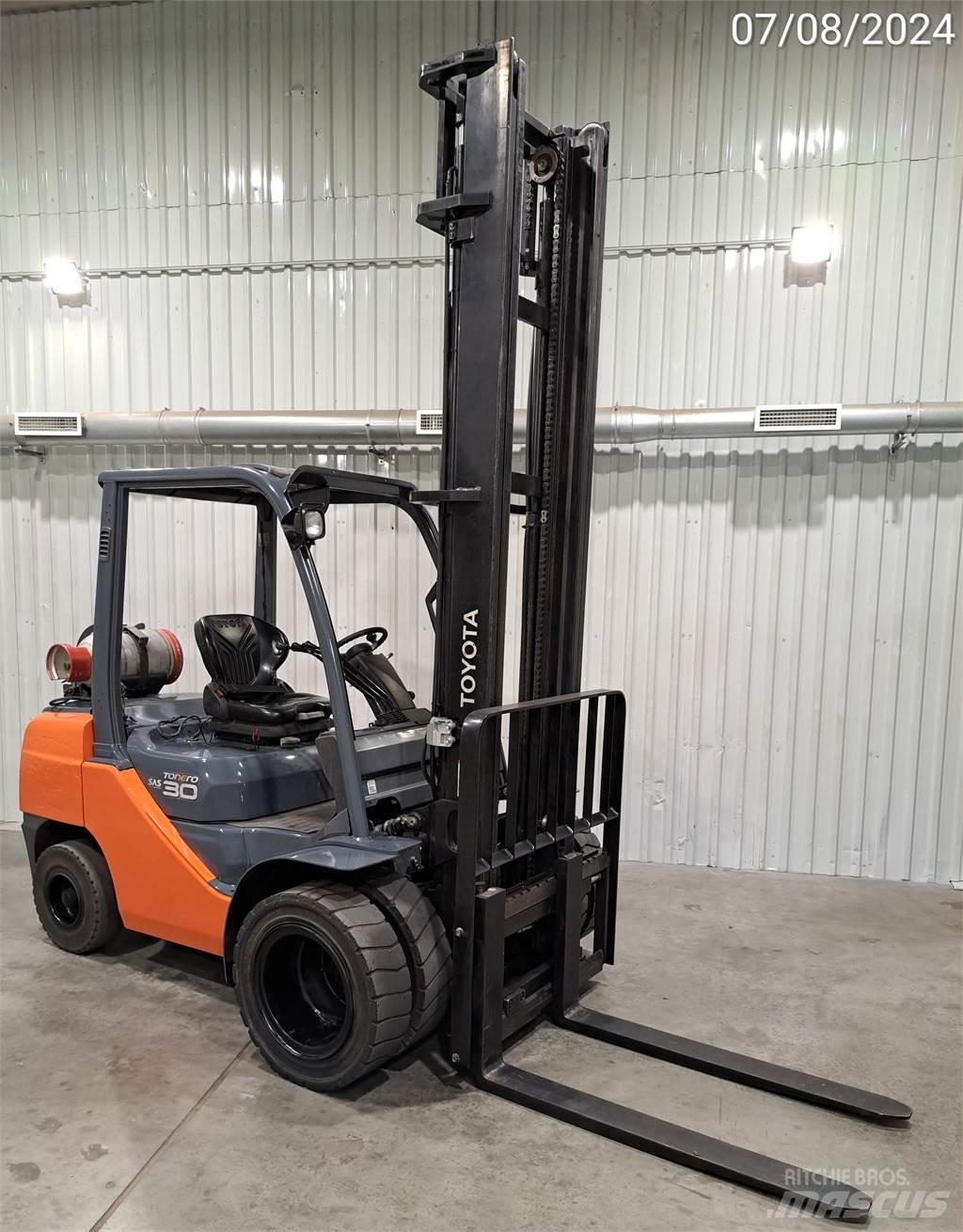 Toyota 02-8FGF30 Empilhadores a gás