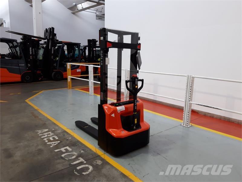 BT SHE100 Porta-paletes manuais