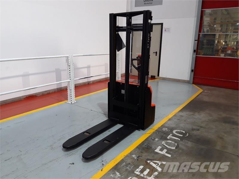 BT SHE100 Porta-paletes manuais