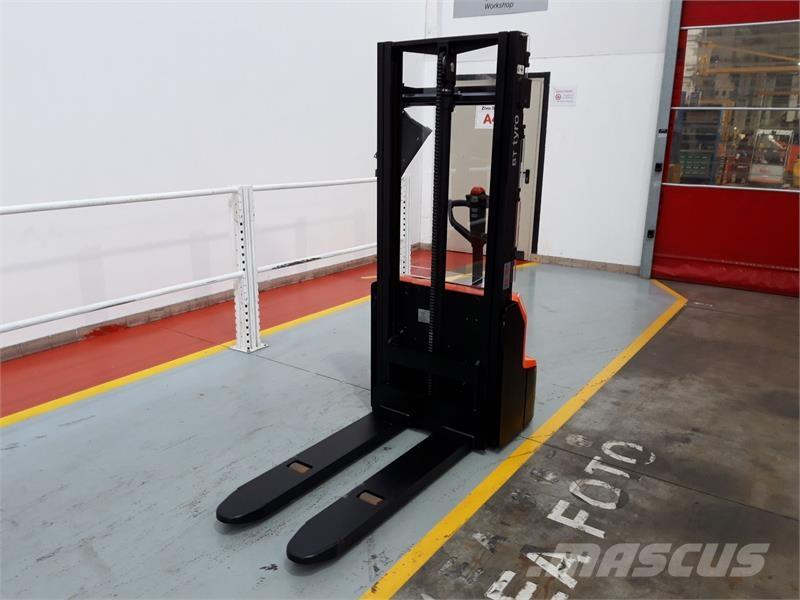 BT SHE100 Porta-paletes manuais