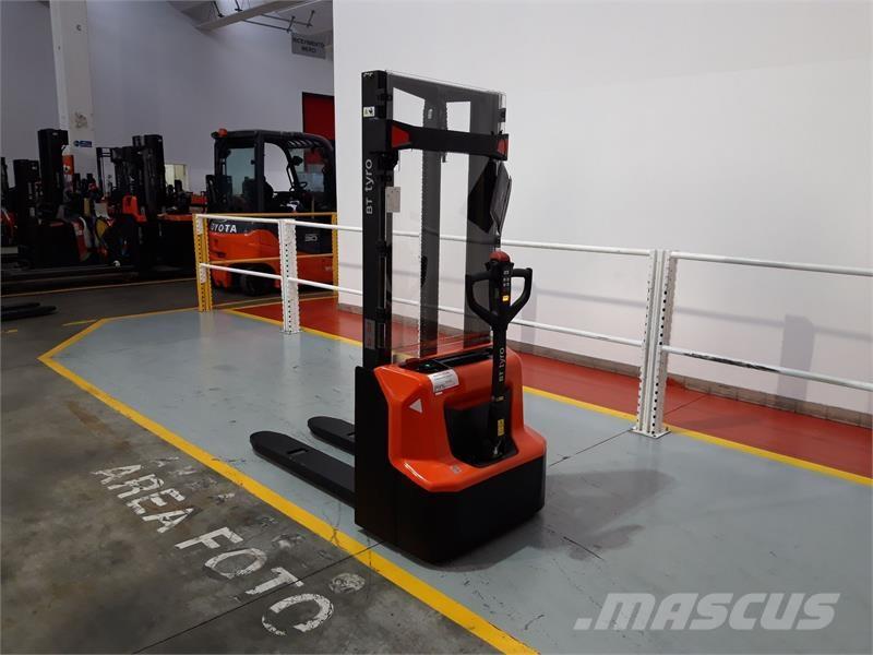 BT SHE100 Porta-paletes manuais