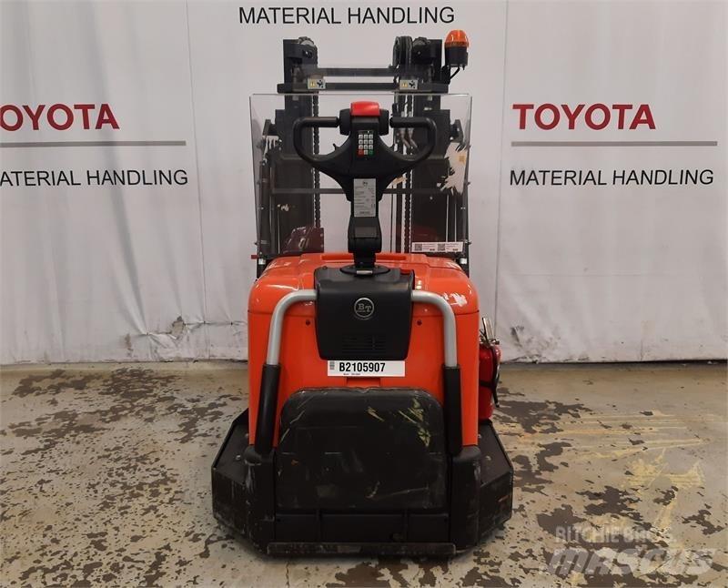 BT SPE120XR Empilhador para operador externo