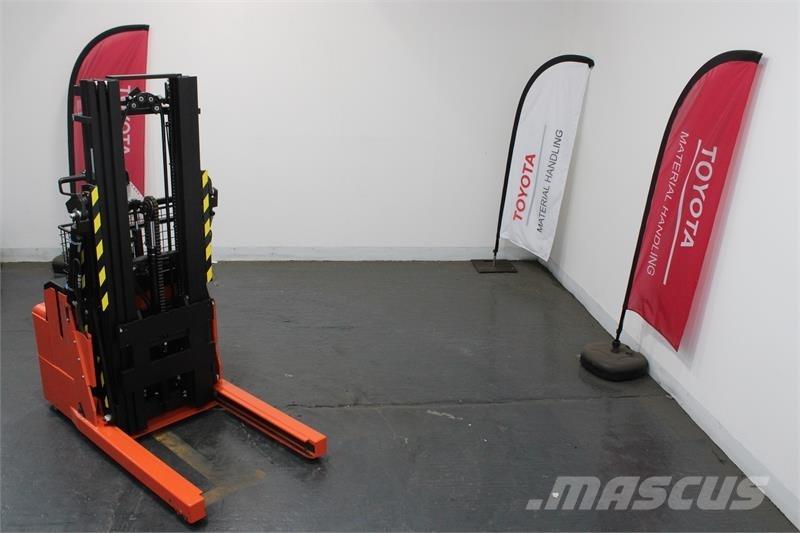 BT RWE120 Porta-paletes manuais