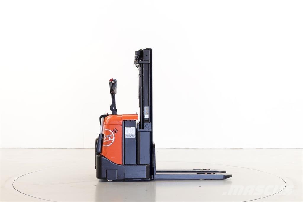BT SPE125 Empilhador para operador externo