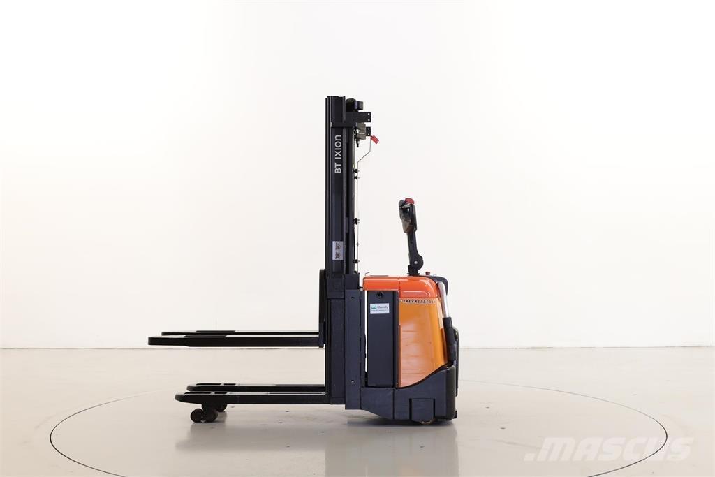 BT SPE125L Empilhador para operador externo