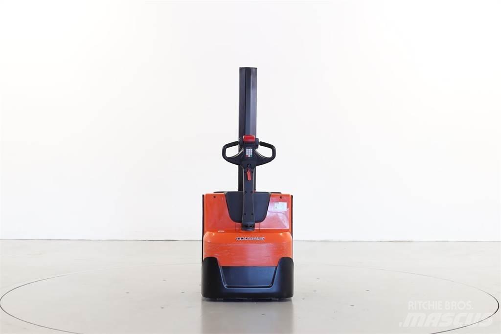 BT SWE-080-L Empilhador para operador externo