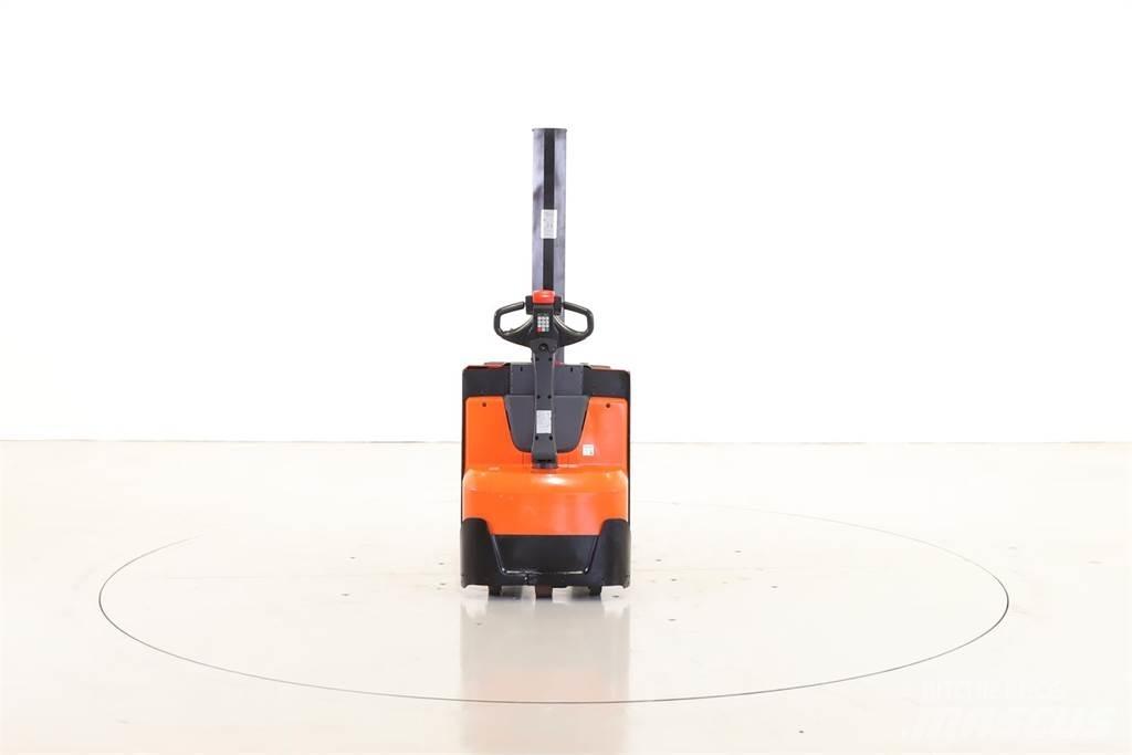 BT SWE-080-L Empilhador para operador externo