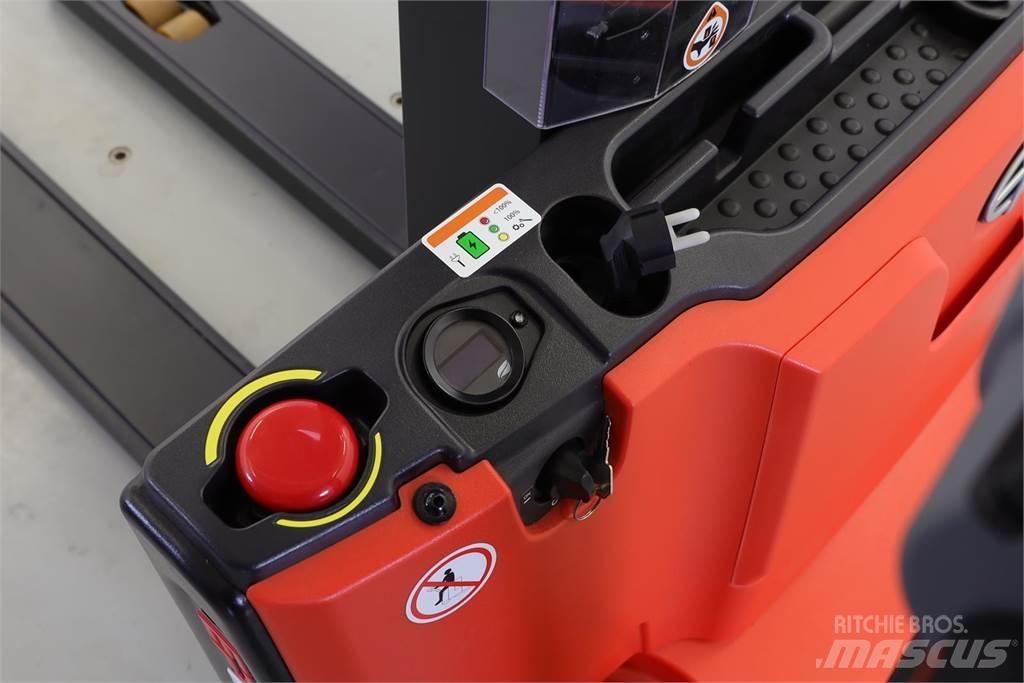 EP ESA121-M Empilhador para operador externo