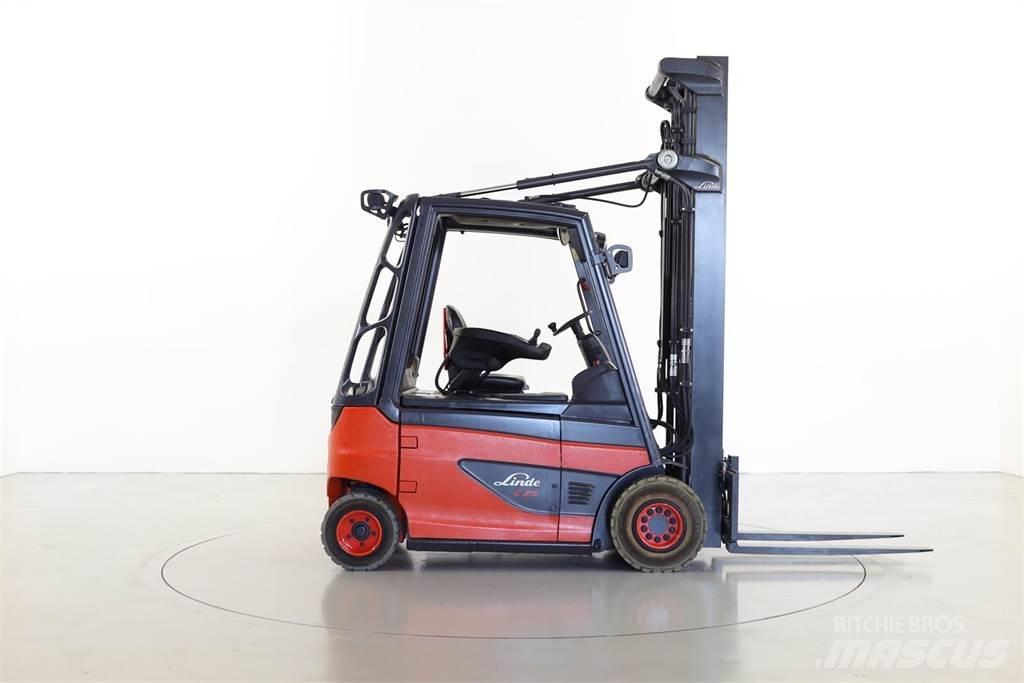 Linde E25-01 387 Empilhadores eléctricos