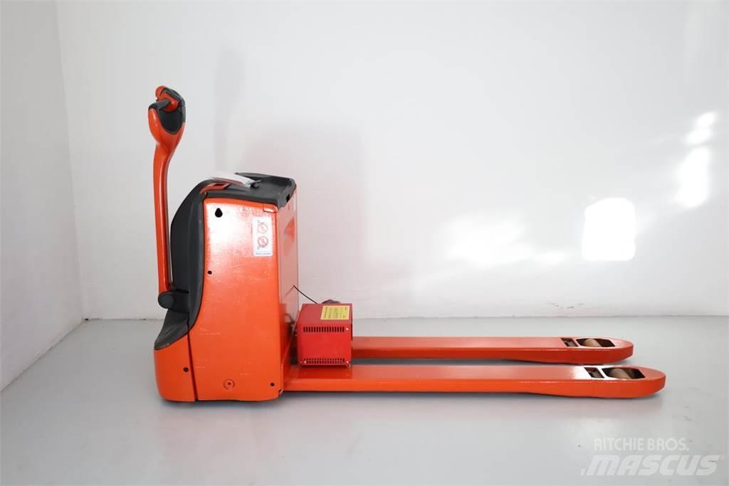 Linde T-18 Porta palettes