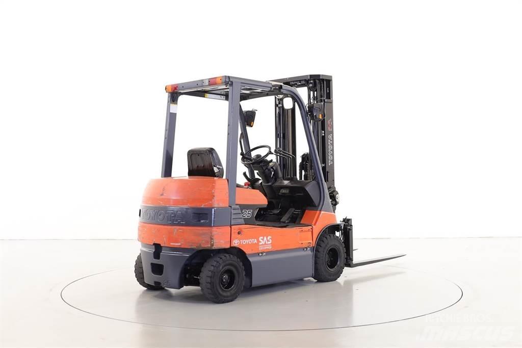 Toyota 7FB25 Empilhadores eléctricos