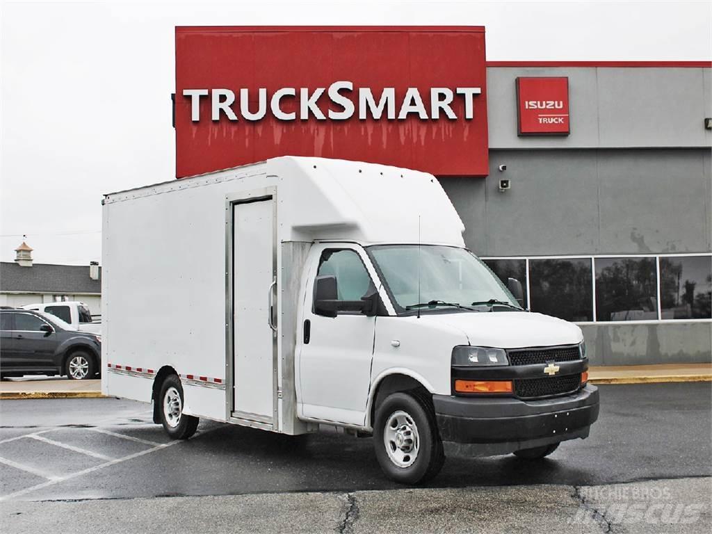 Chevrolet 3500 Caminhões de caixa fechada