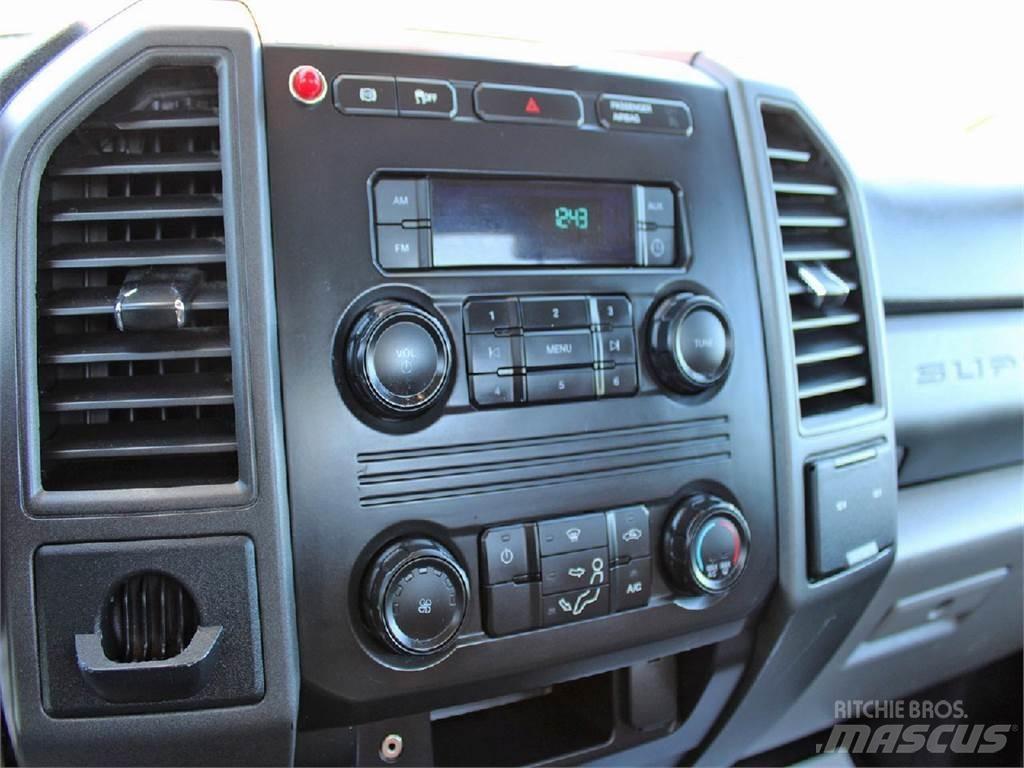Ford F550 Plataformas aéreas montadas em camião