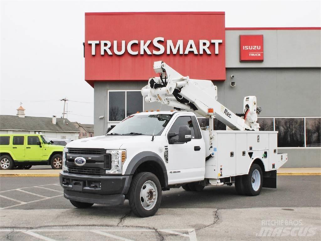 Ford F550 Plataformas aéreas montadas em camião