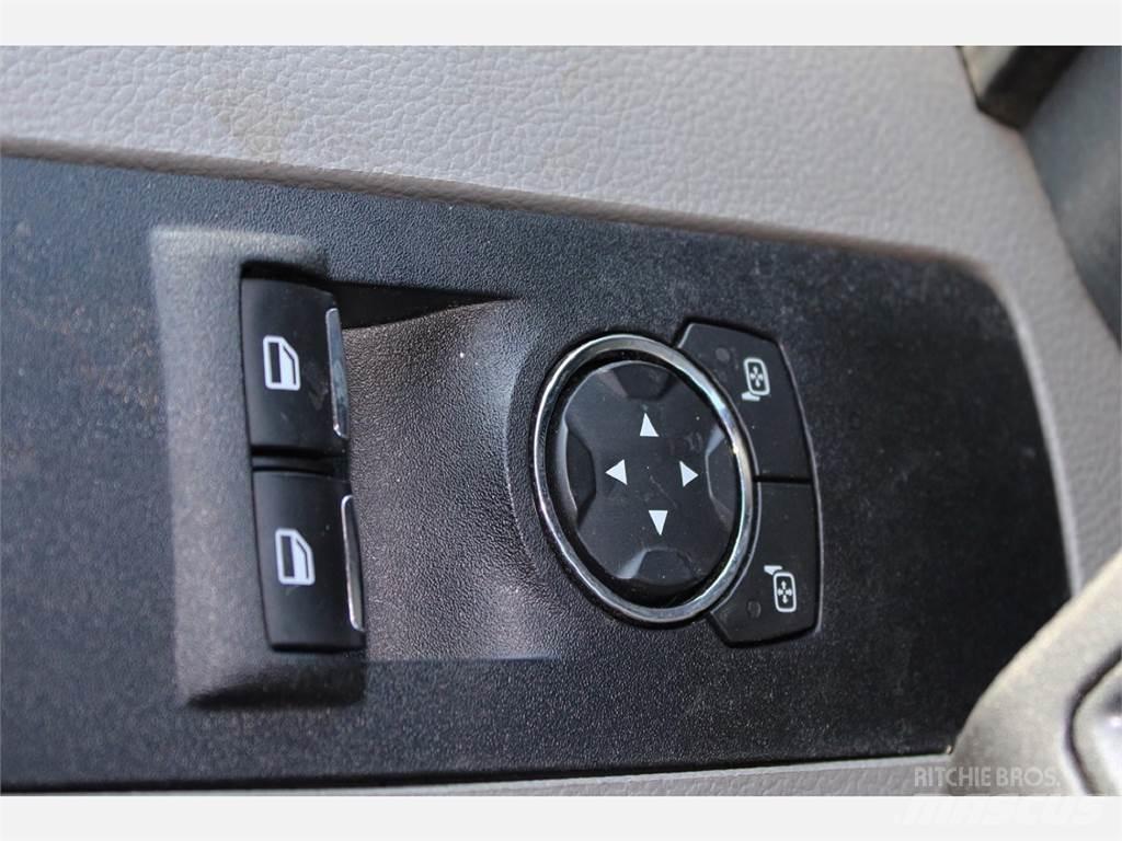 Ford F550 Plataformas aéreas montadas em camião