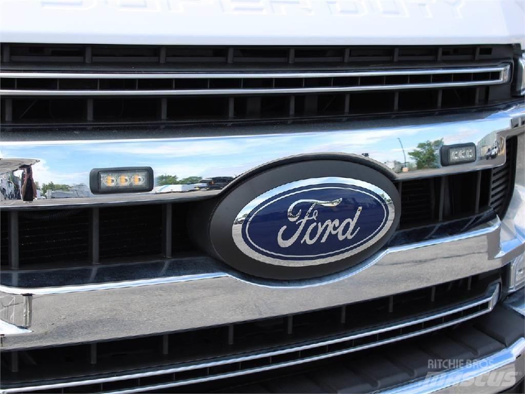 Ford F550 Plataformas aéreas montadas em camião