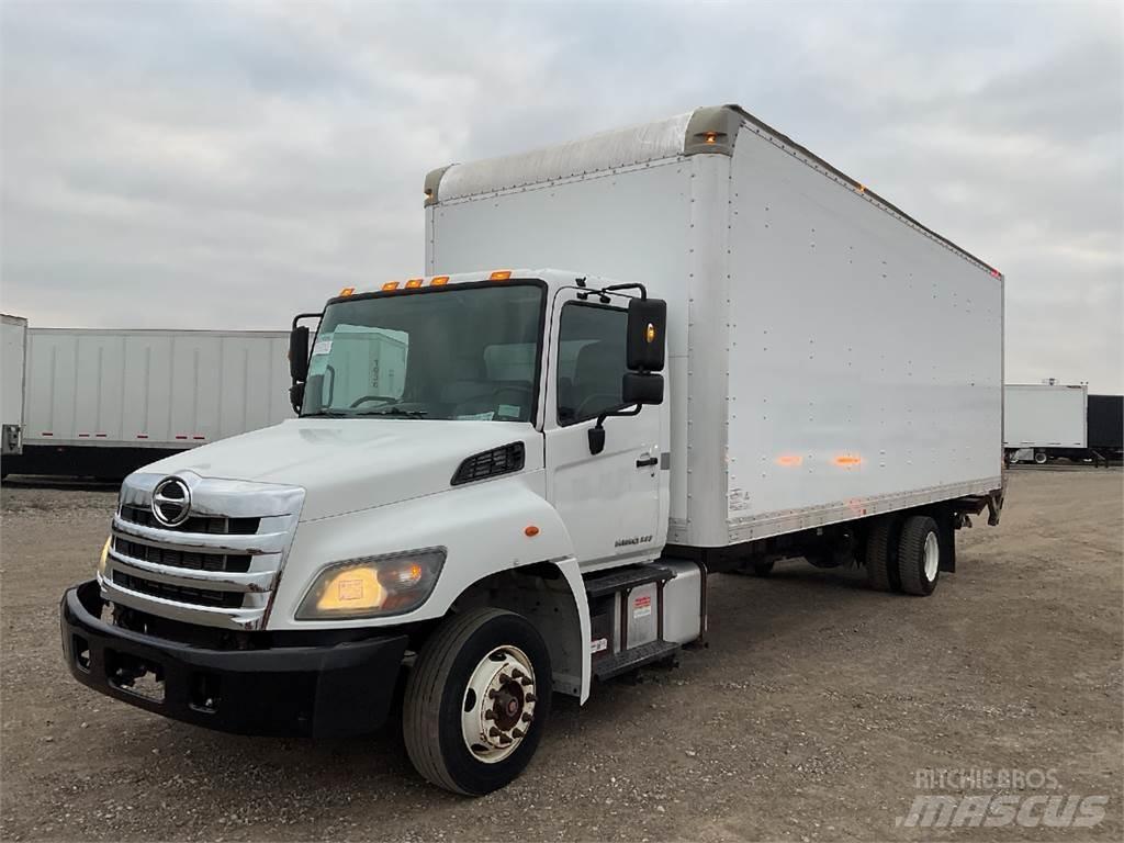 Hino 258 Caminhões de caixa fechada