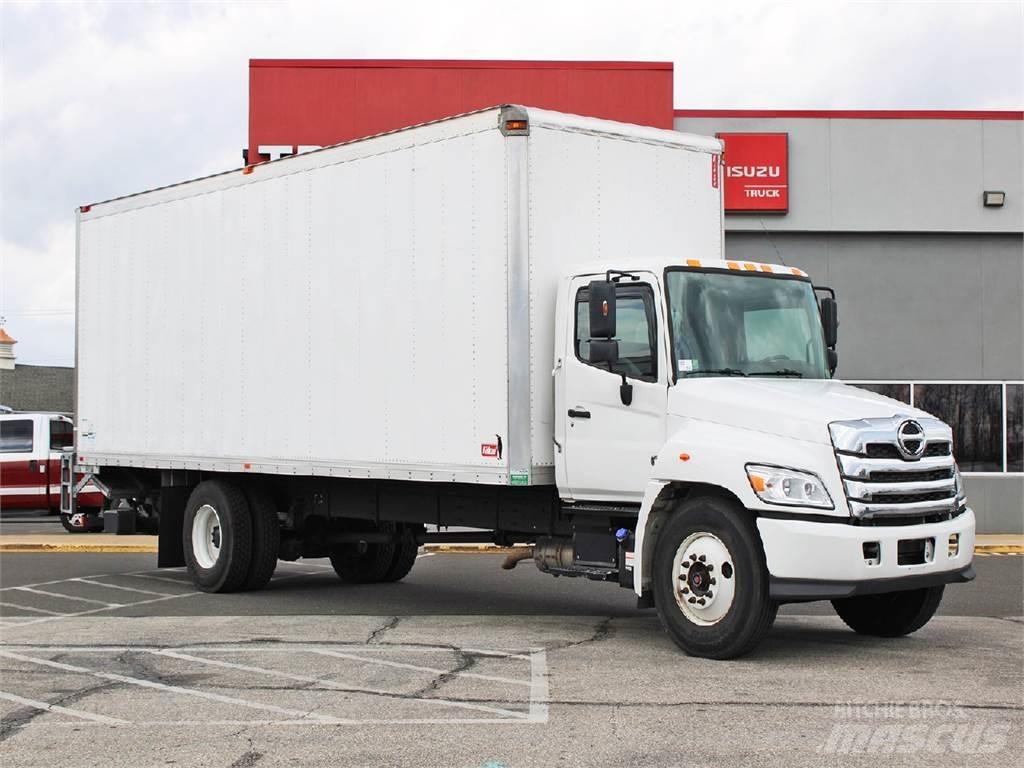 Hino L6 Caminhões de caixa fechada