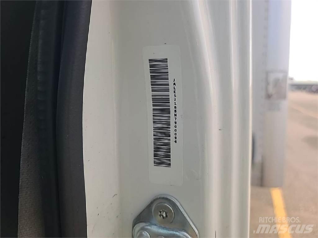 Isuzu NQR Caminhões de caixa fechada