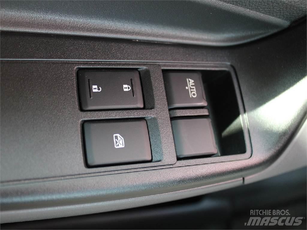 Isuzu NRR Caminhões de caixa fechada