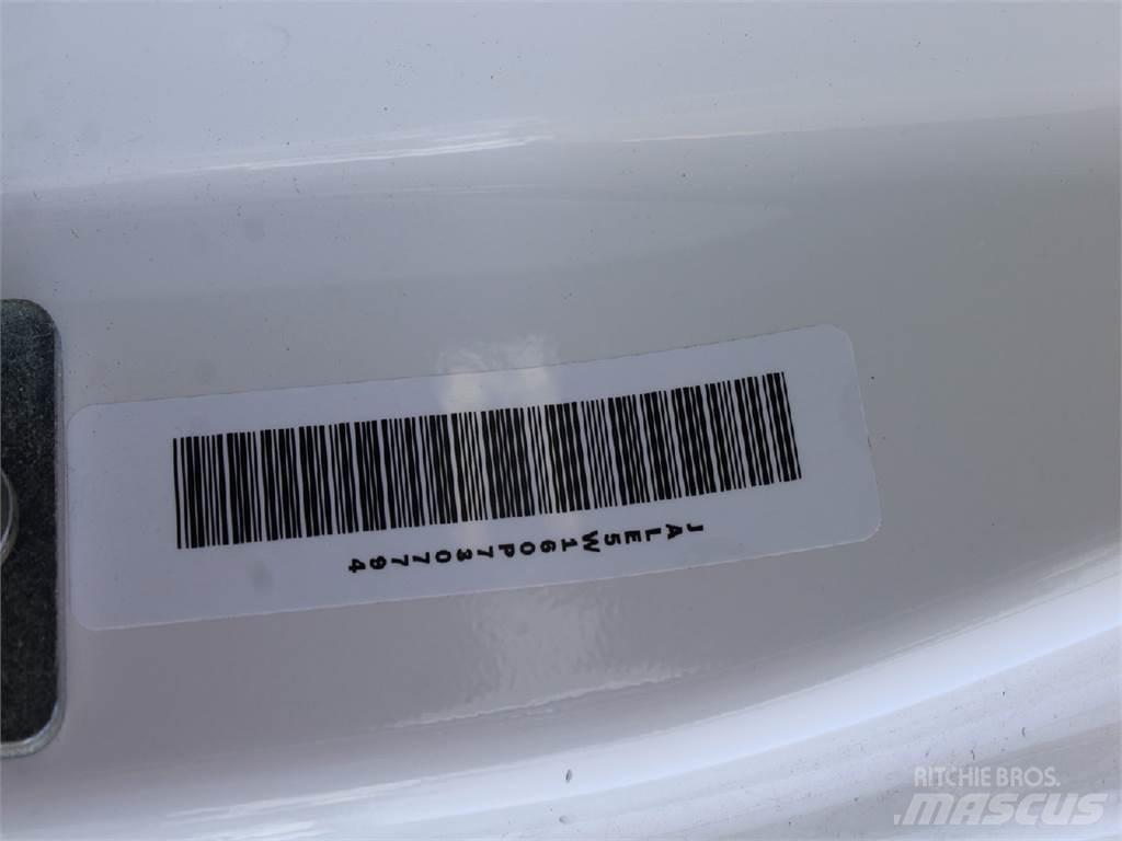 Isuzu NRR Caminhões de caixa fechada