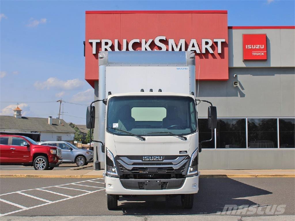Isuzu NRR Caminhões de caixa fechada