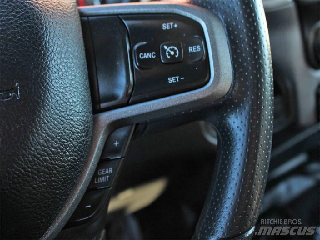 RAM 5500 Camiões caixa desmontável com elevador de cabo