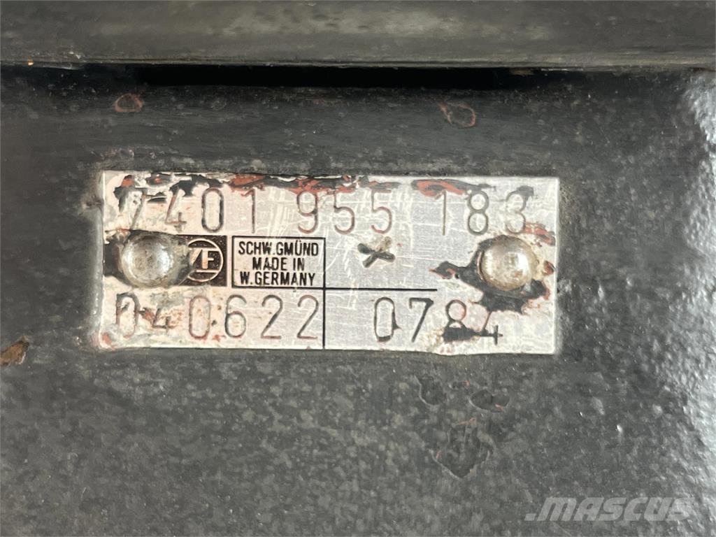 ZF Steering Box Peças e equipamento de gruas