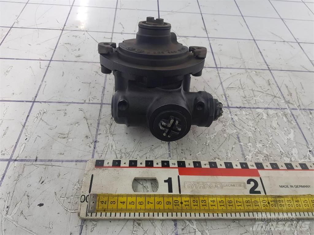 ZF steering pump Peças e equipamento de gruas