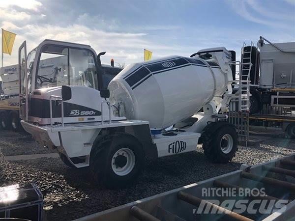 Fiori DB560T Caminhões de betonagem