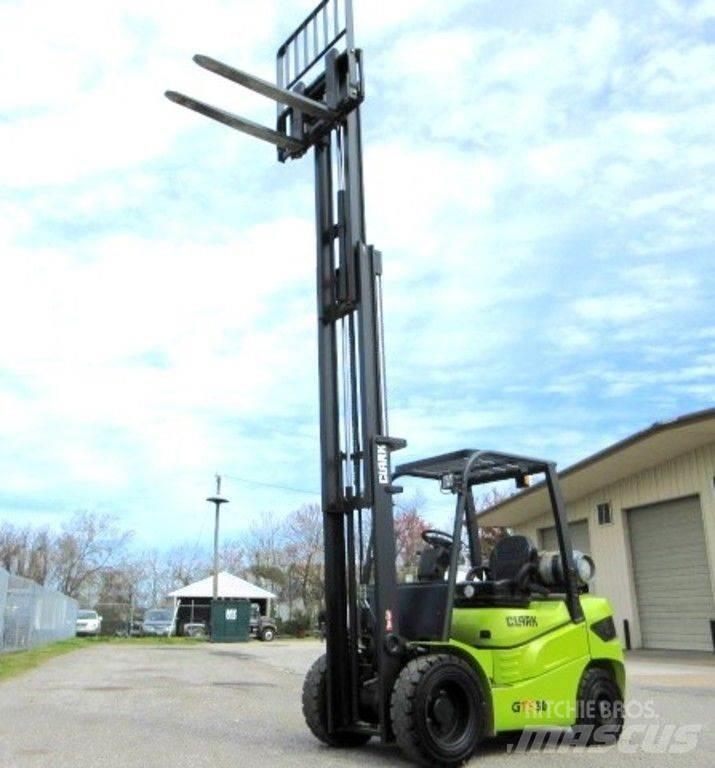 Clark GTS30L Construção - Outros
