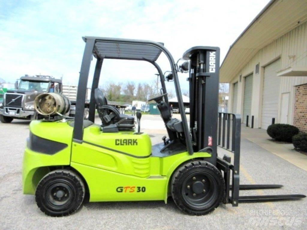Clark GTS30L Construção - Outros
