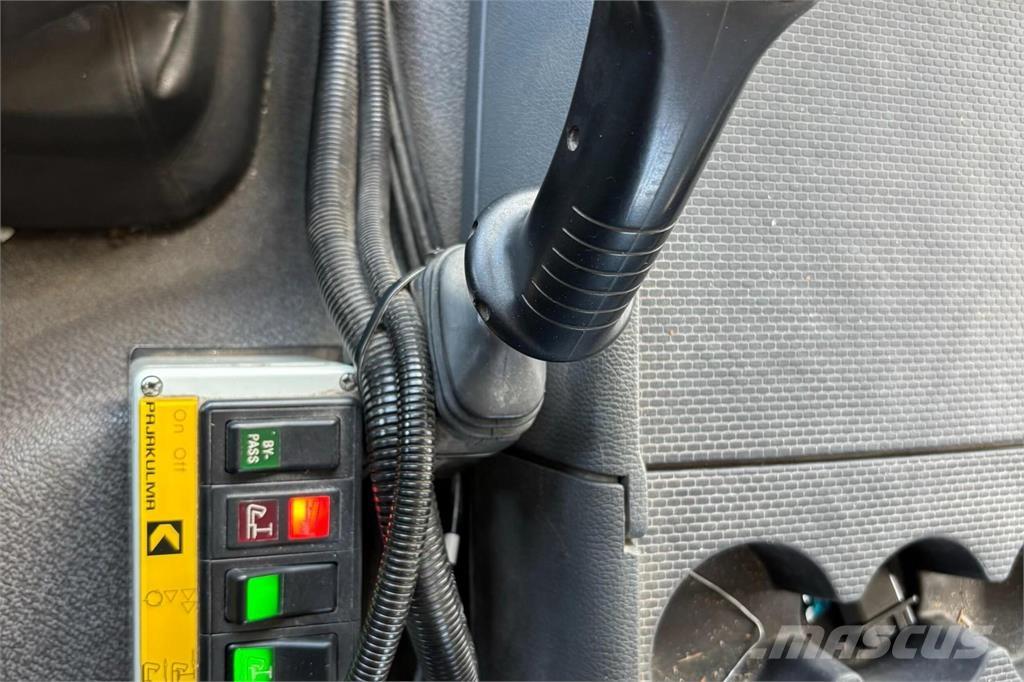 Volvo FMX Camiões caixa desmontável com elevador de cabo