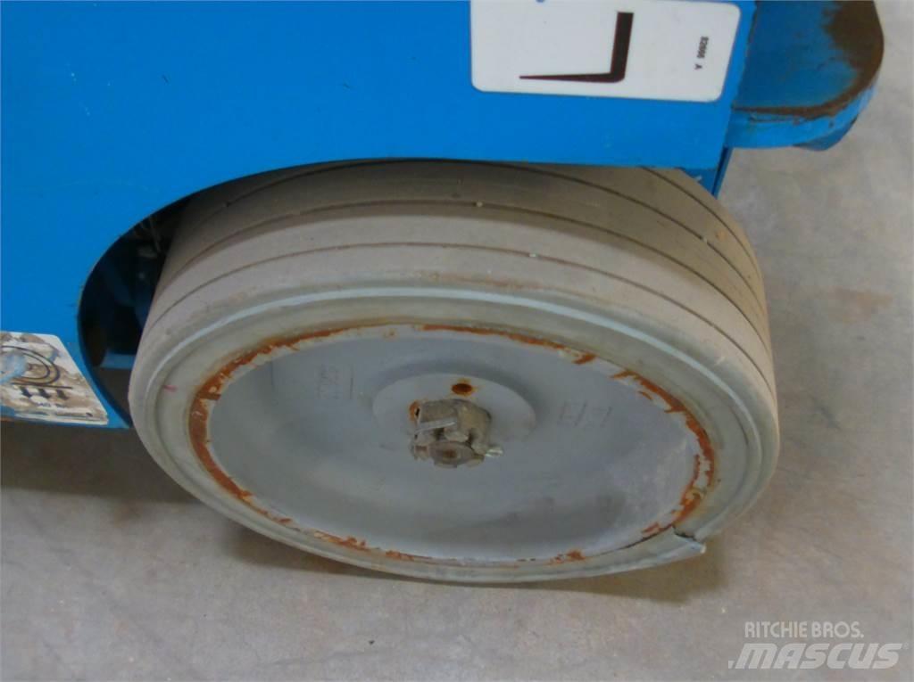 Genie GRC12 Plataformas de Mastro Vertical