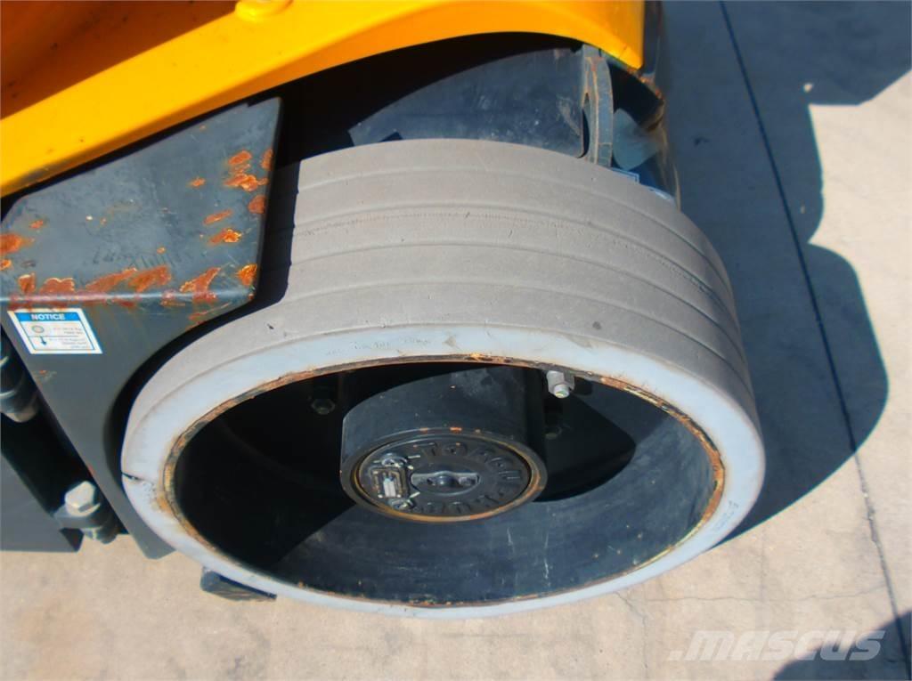Haulotte HA12CJ+ Elevadores braços articulados