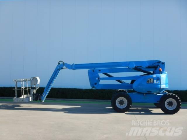 Manitou 200ATJ Elevadores braços articulados
