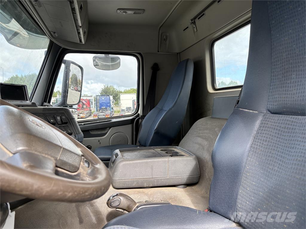 Volvo FM440 Camiões caixa desmontável com elevador de cabo