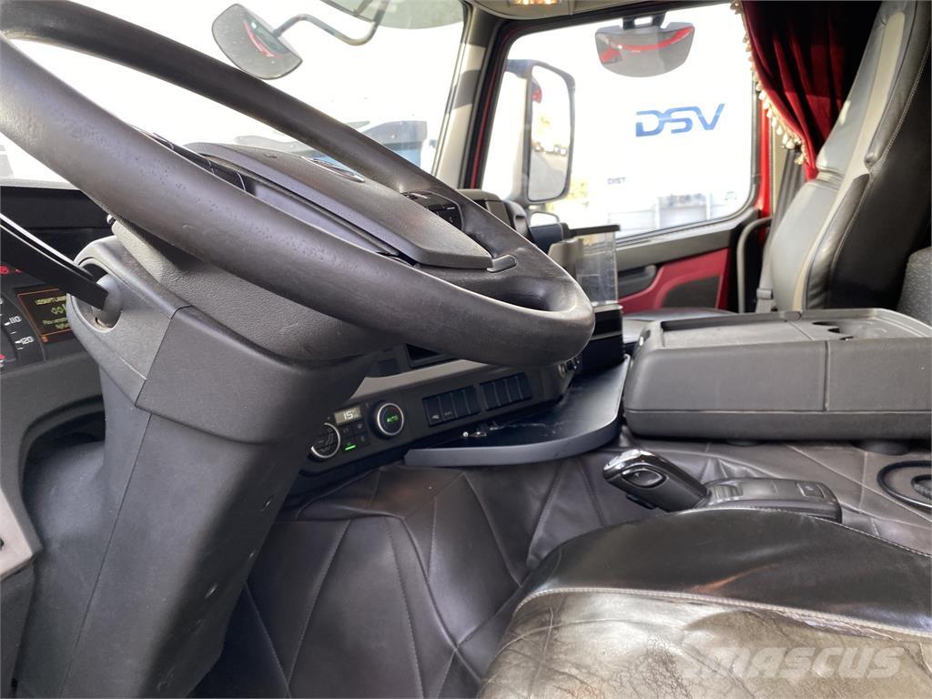 Volvo FM500 Camiões caixa desmontável com elevador de cabo