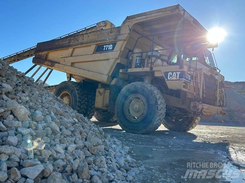 CAT 771D Camiőes basculantes rígidos