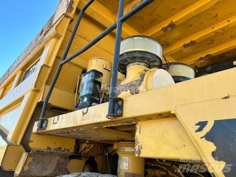 CAT 771D Camiőes basculantes rígidos