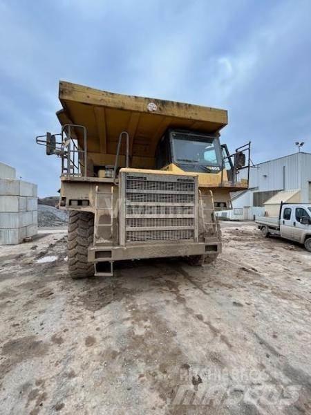 Komatsu HD605-7 Camiőes basculantes rígidos