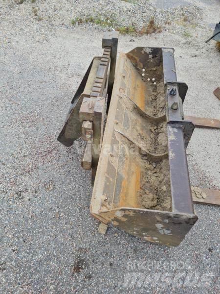 Mecalac 12MTX Baldes