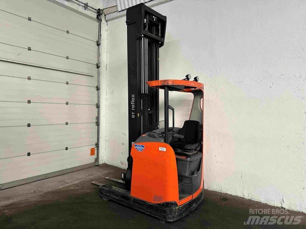 BT RRE 140 - TRIPLEX 9 m Empilhadores Elevadores